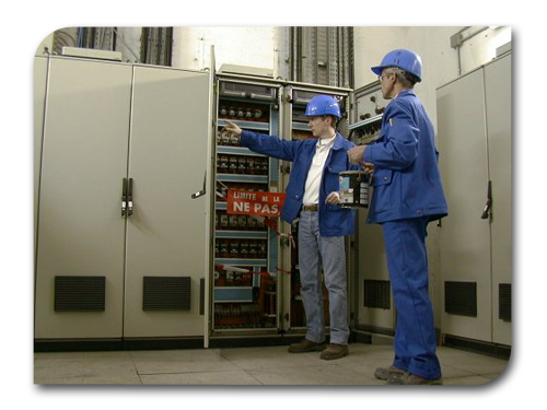 local électrique armoire électrique, technicien, électriciens